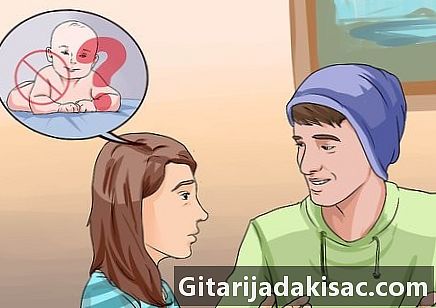 איך לומר לחבר שלך שאתה בהריון