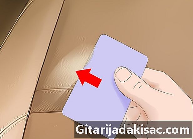 Kaip pašalinti klijų likučius ant automobilio