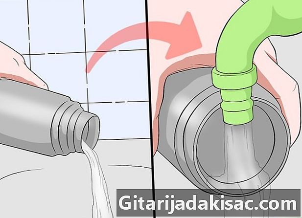 Как да премахнете петна вътре в термос
