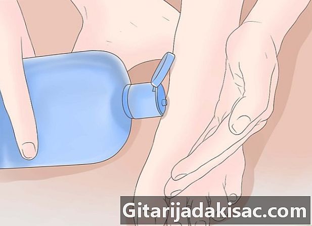 Hvordan fjerne et glassutbrudd fra foten