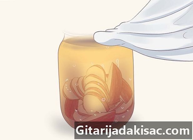 Cách làm hoa quả trong xi-rô