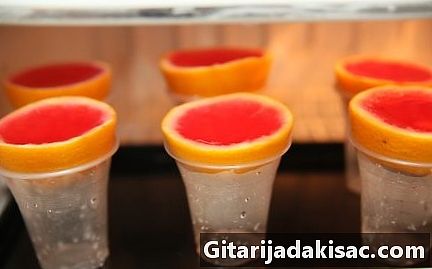 Hoe Jello Shots in een sinaasappel te maken
