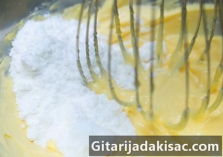 Как да си направите глазура от прясно сирене