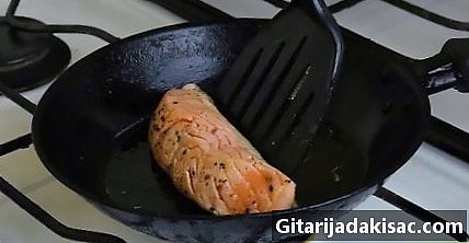 Como fritar salmão