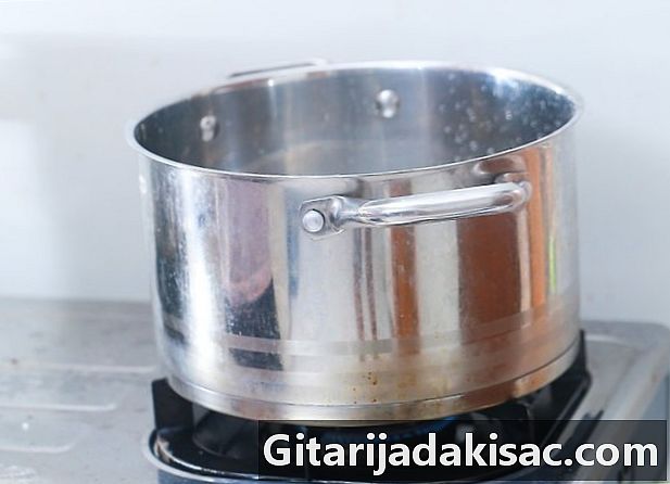 Cách ngâm nước muối gà