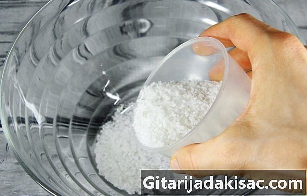 Πώς να φτιάξετε το δικό σας αλάτι μπάνιου