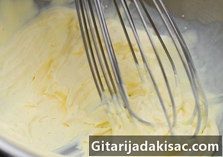 Cách làm bánh Bavaria ngon với kem Bavaria