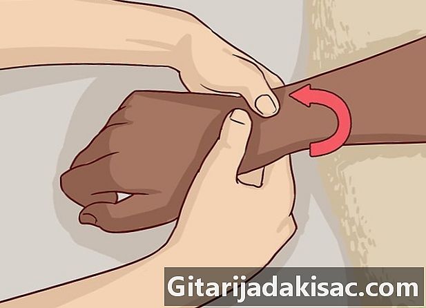 Πώς να κάνετε ένα μασάζ χεριών