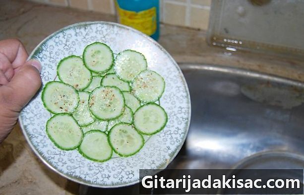 Hvordan man laver en agurksalat