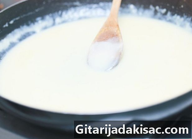 Hvordan lage en enkel ostesaus
