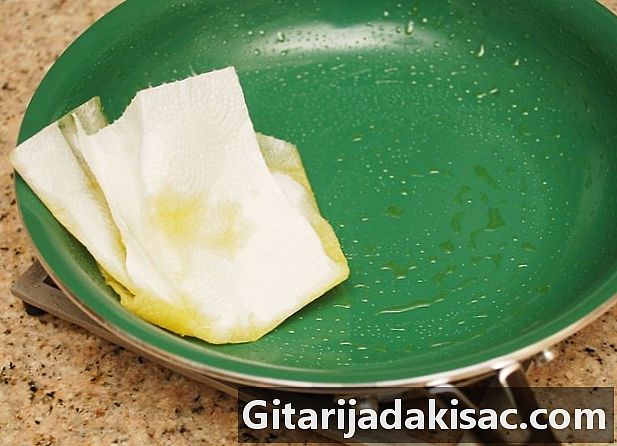 Як змастити оранжерейну сковороду