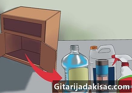 Kako namestiti drsne police v kuhinjski omari