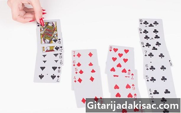 كيف تلعب الدومينو (لعبة الورق)