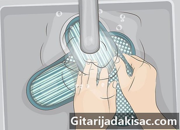 Como lavar chinelos