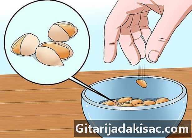 Hoe pistachenoten te eten