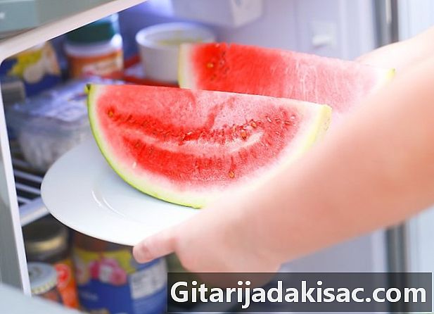 Wie man eine Wassermelone isst