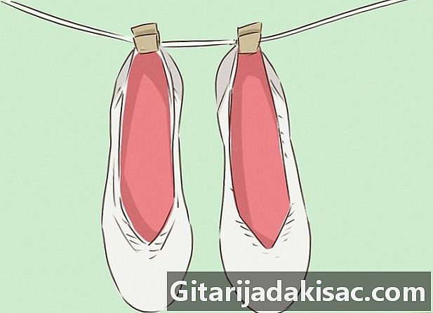 白い靴の掃除方法