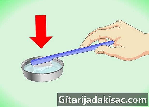 Cara membersihkan kristal Swarovski