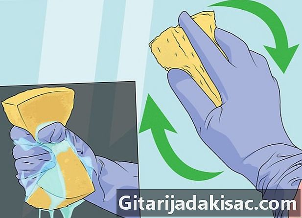 כיצד לנקות חלונות מבלי להשאיר עקבות