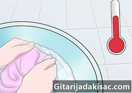 Jak czyścić używane ubrania