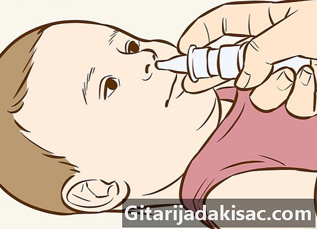 아기의 코를 청소하는 방법