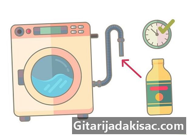 세탁기의 배수 호스를 청소하는 방법